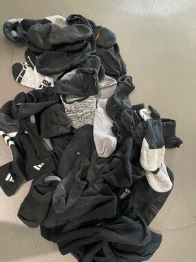 Men's assorted socks no show and ankle preowned assorted brands